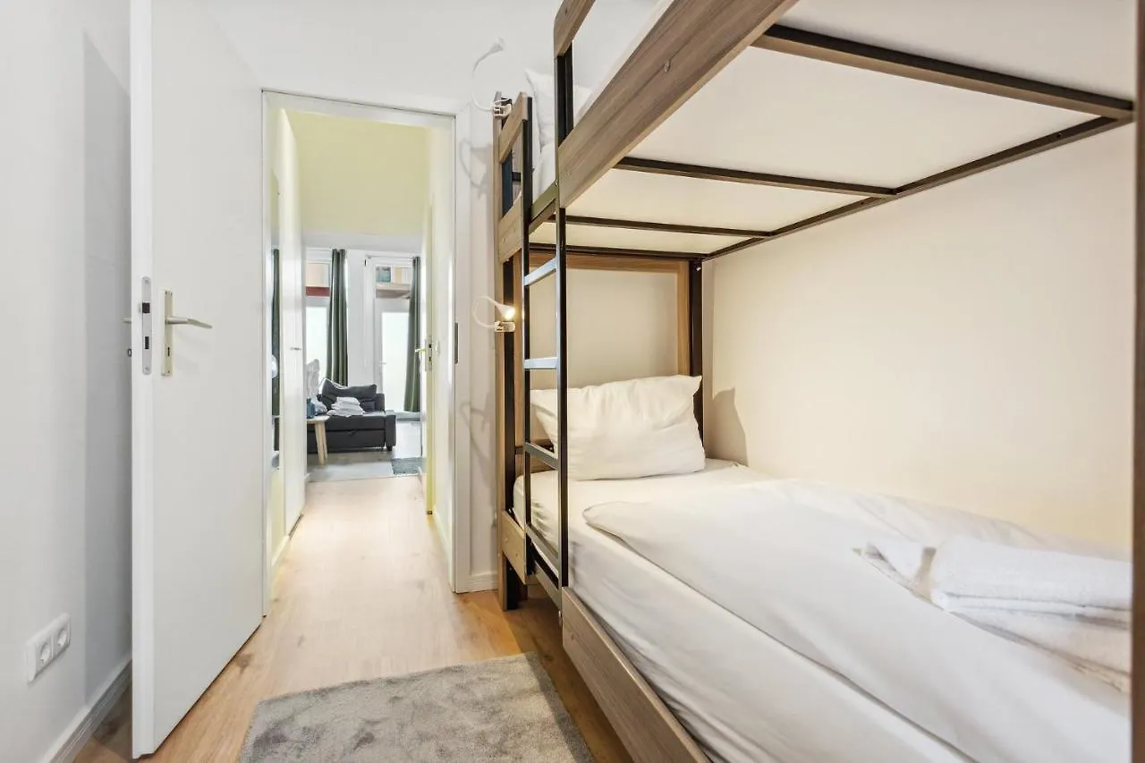 Beautiful 1 Bedroom apartment in Charlottenburg Berlijn
